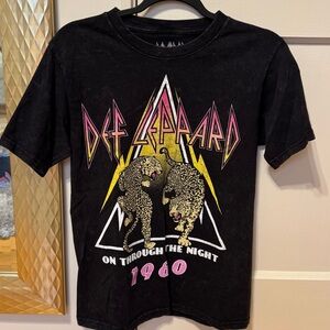 Vintage style Def Leppard graphic tee - Women’s size XS.